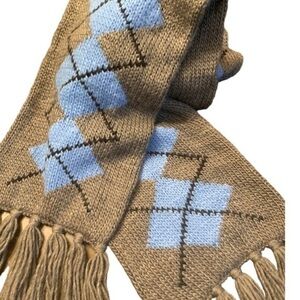 NWOT New York & Company Scarf with Fringe Grey and Blue Argyle